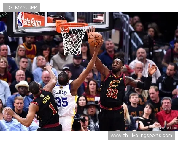 雷霆迎战森林狼，季后赛冲刺之战双方全力以赴争夺关键胜利