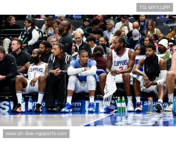 快船与勇士激烈对决，战况胶着双方全力争夺季后赛席位